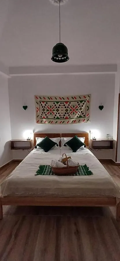 Romanian House Studio Bucureşti